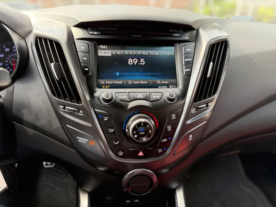 2016 Hyundai Veloster - Image 14 of 20