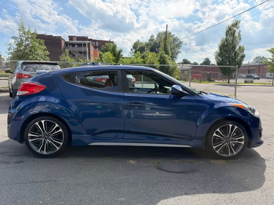 2016 Hyundai Veloster - Image 8 of 20