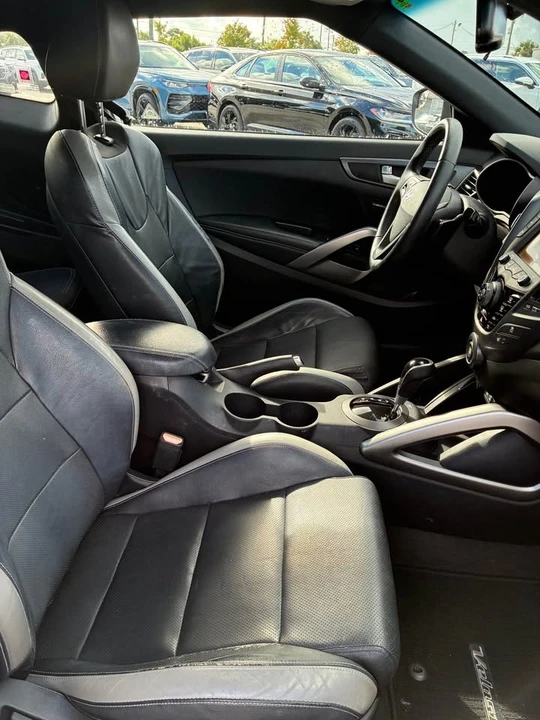2016 Hyundai Veloster - Image 5 of 8