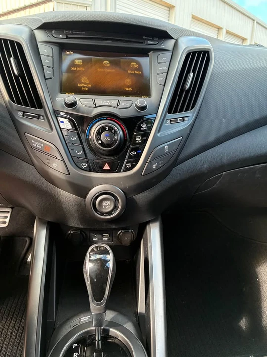 2016 Hyundai Veloster - Image 7 of 8