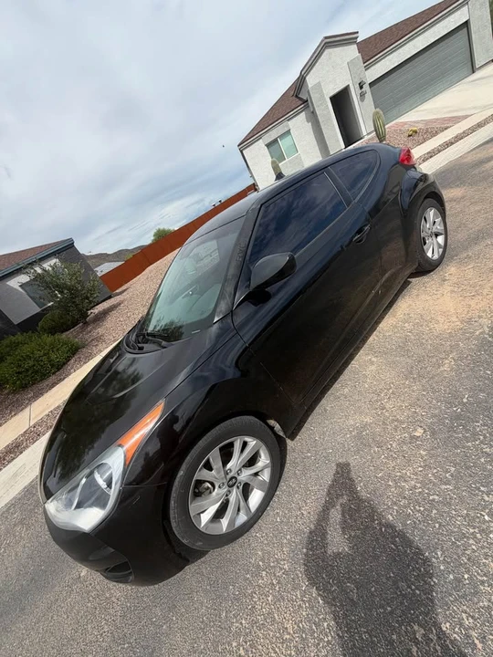 2016 Hyundai Veloster - Image 2 of 11
