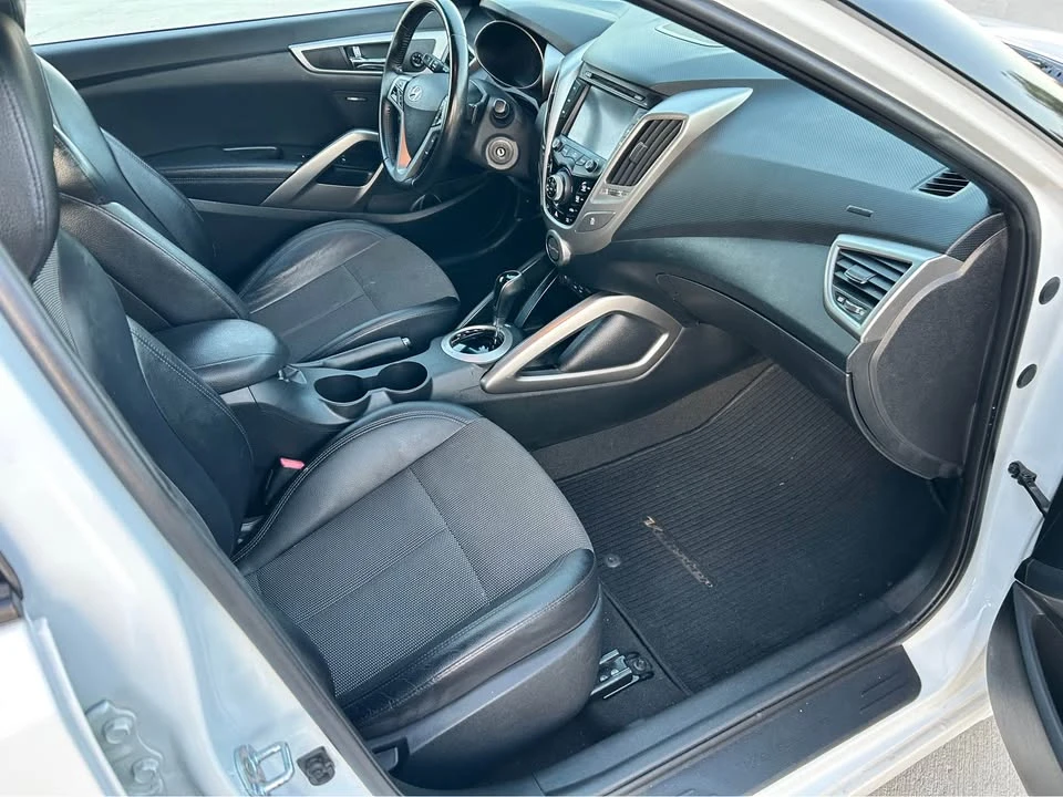 2016 Hyundai Veloster - Image 8 of 20