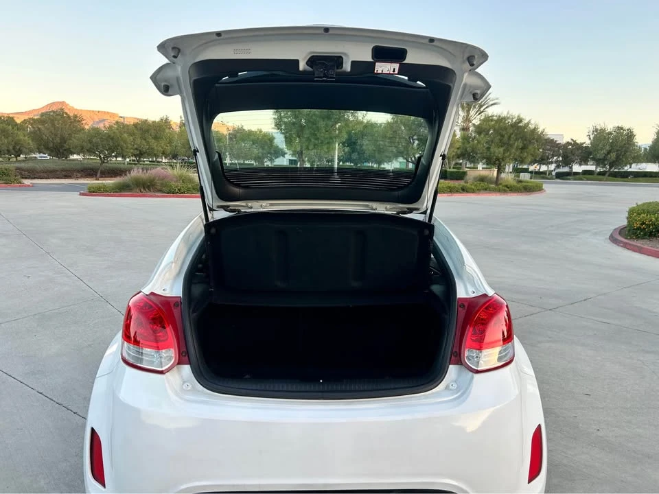 2016 Hyundai Veloster - Image 12 of 20