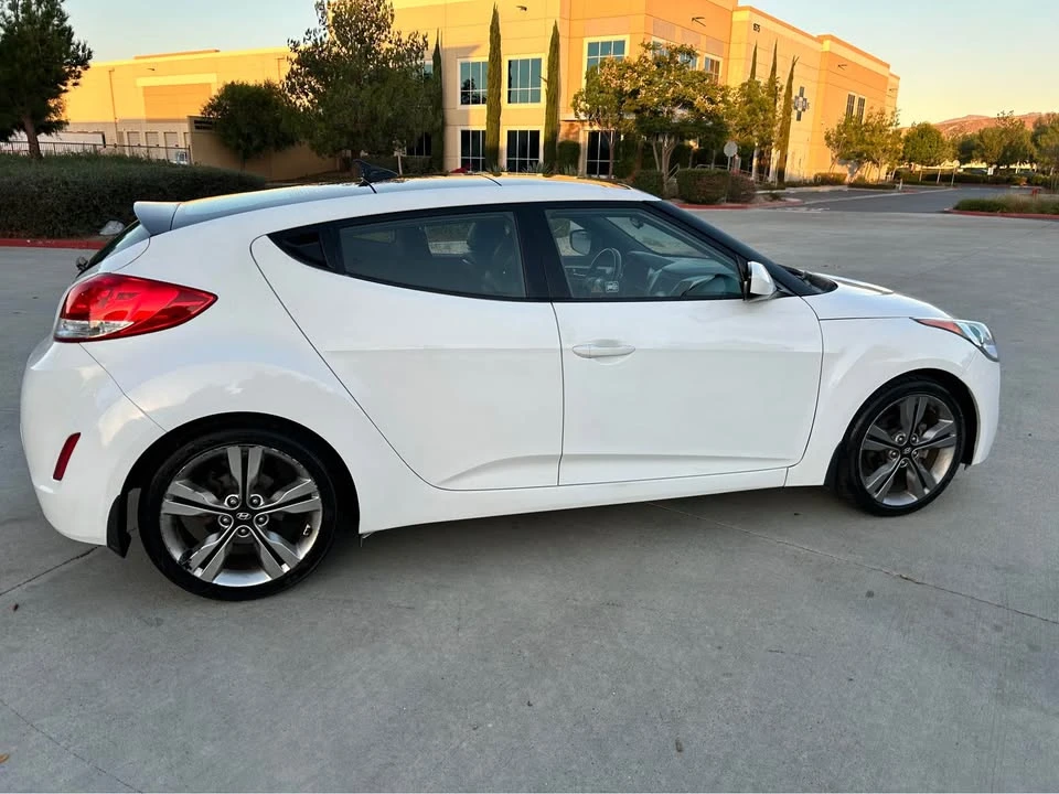 2016 Hyundai Veloster - Image 5 of 20