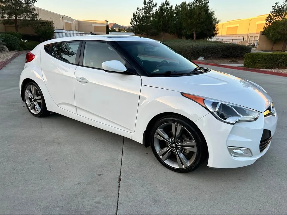 2016 Hyundai Veloster - Image 4 of 20
