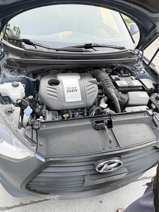 2016 Hyundai Veloster - Image 14 of 19