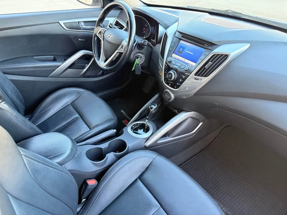 2016 Hyundai Veloster - Image 15 of 18