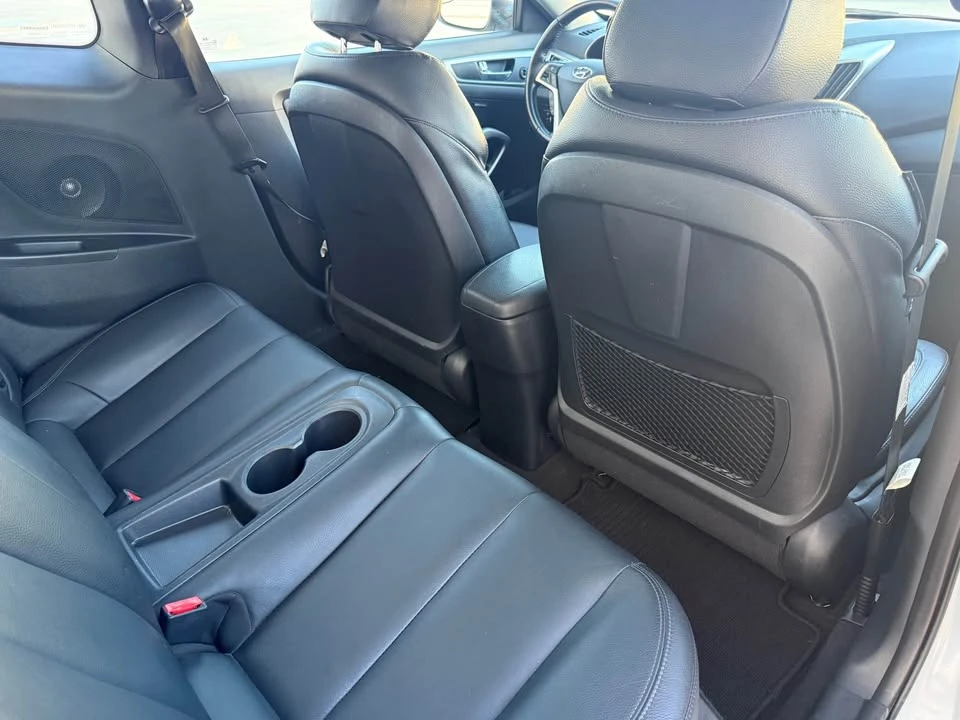 2016 Hyundai Veloster - Image 17 of 18