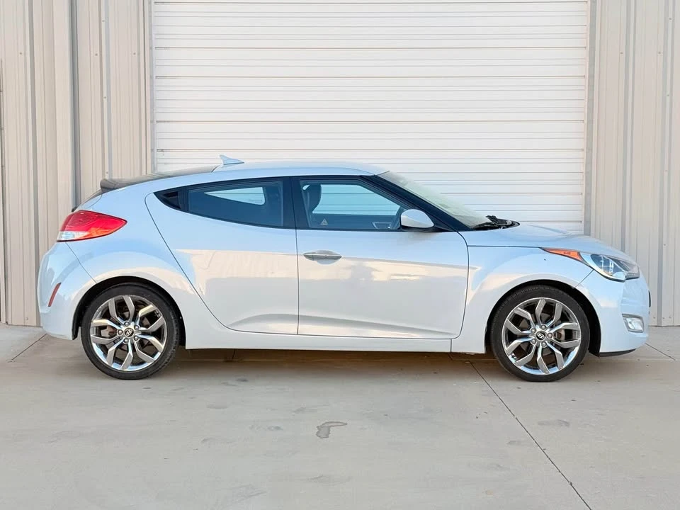 2016 Hyundai Veloster - Image 3 of 18