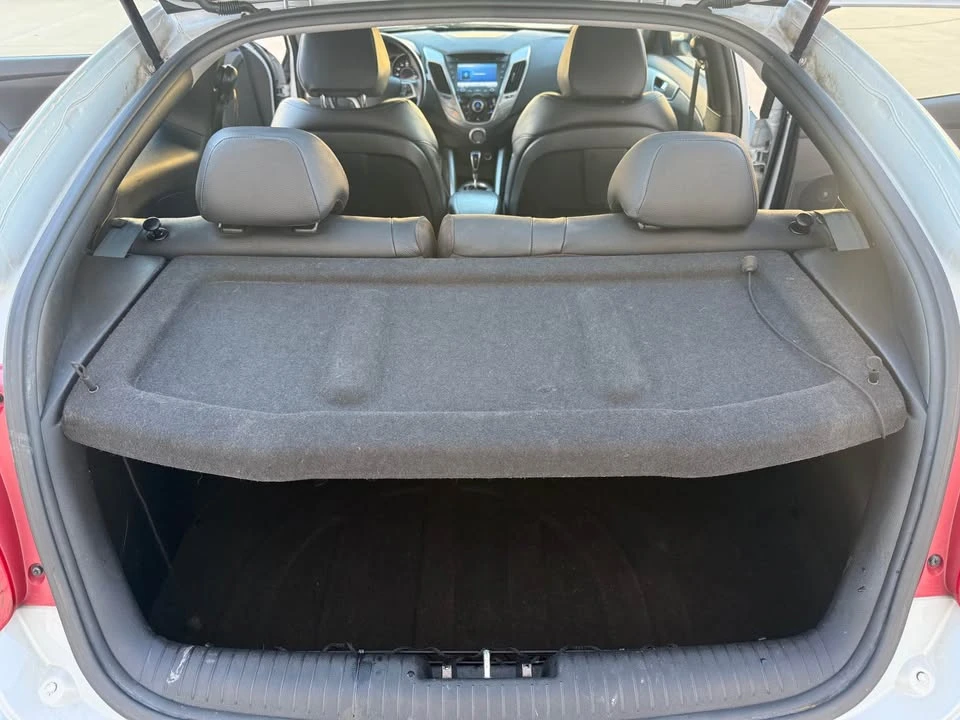 2016 Hyundai Veloster - Image 10 of 18
