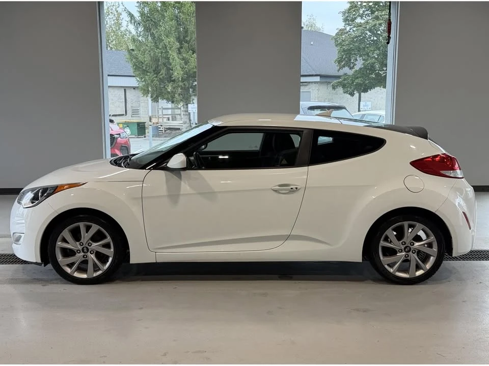 2016 Hyundai Veloster - Image 11 of 13