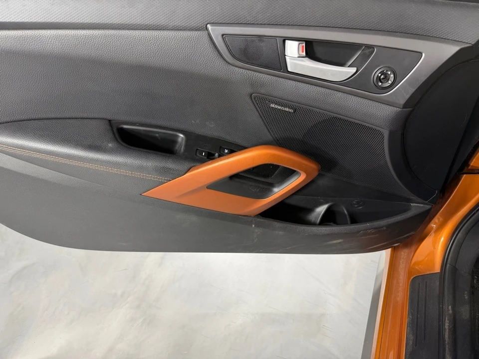 2016 Hyundai Veloster - Image 11 of 21