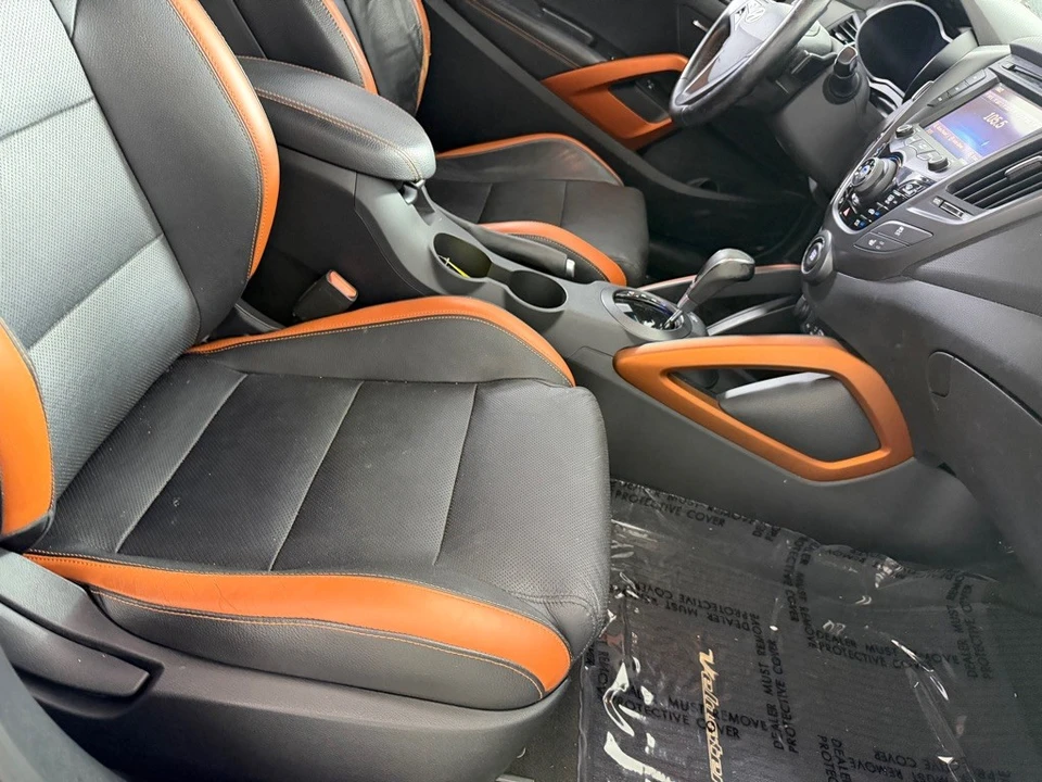 2016 Hyundai Veloster - Image 19 of 21