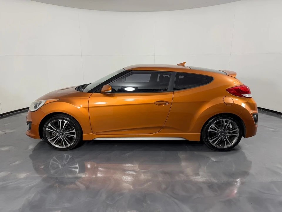 2016 Hyundai Veloster - Image 8 of 21