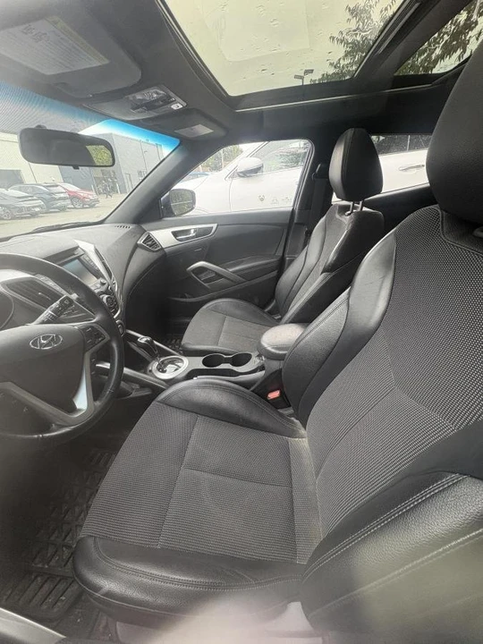 2016 Hyundai Veloster - Image 5 of 9
