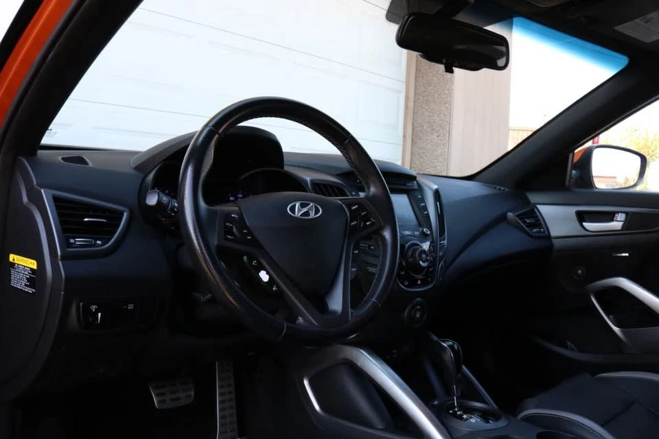 2016 Hyundai Veloster - Image 11 of 17