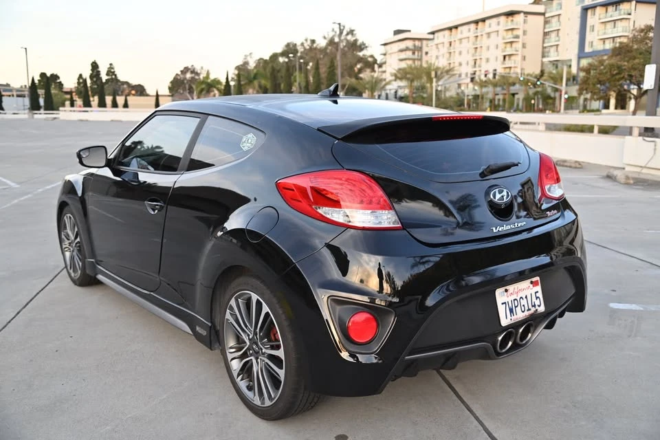 2016 Hyundai Veloster - Image 2 of 10