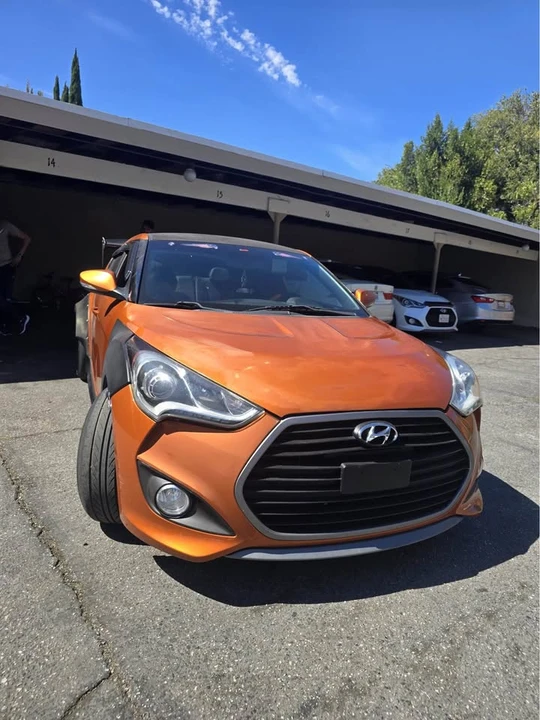 2016 Hyundai Veloster - Image 10 of 11