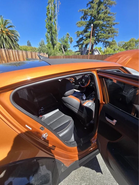 2016 Hyundai Veloster - Image 2 of 11