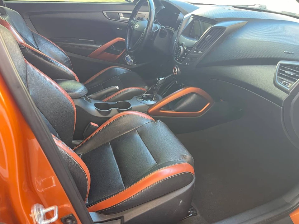 2016 Hyundai Veloster - Image 6 of 12