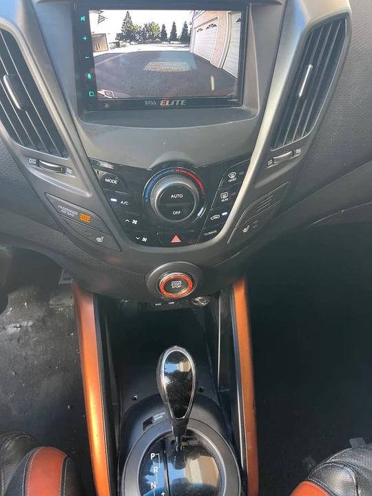 2016 Hyundai Veloster - Image 9 of 12
