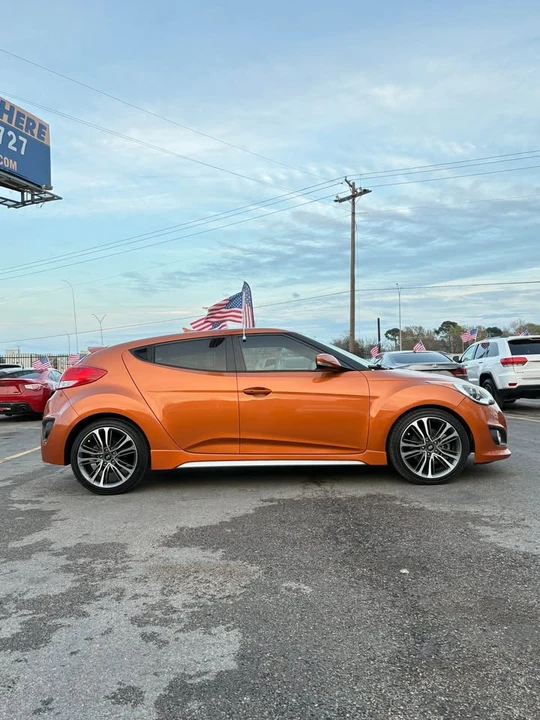 2016 Hyundai Veloster - Image 10 of 14