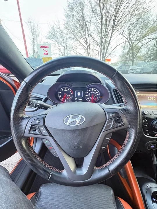 2016 Hyundai Veloster - Image 8 of 14
