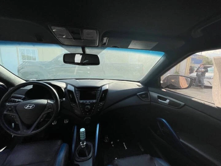 2016 Hyundai Veloster - Image 10 of 10