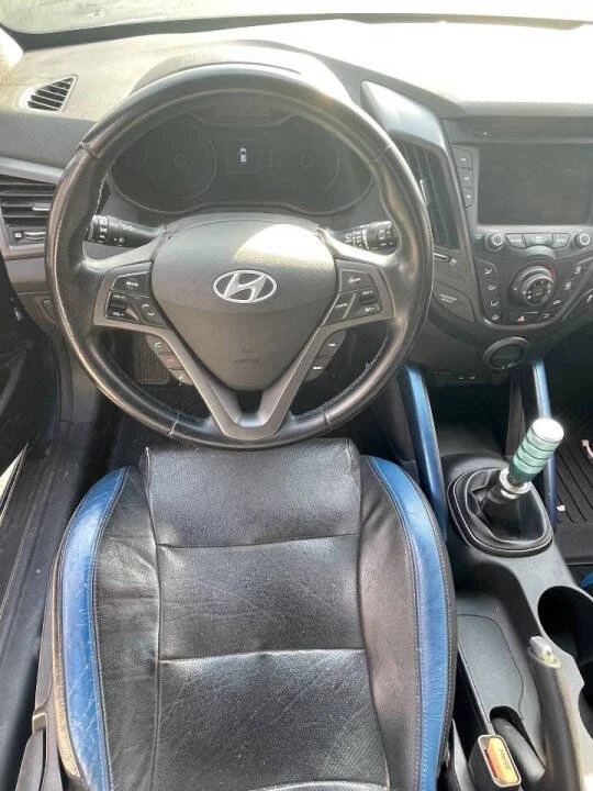 2016 Hyundai Veloster - Image 7 of 10