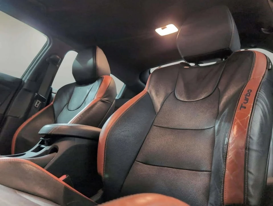 2016 Hyundai Veloster - Image 10 of 16
