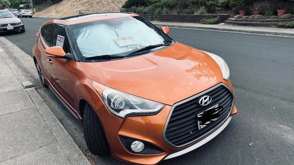 2016 Hyundai Veloster - Image 2 of 8