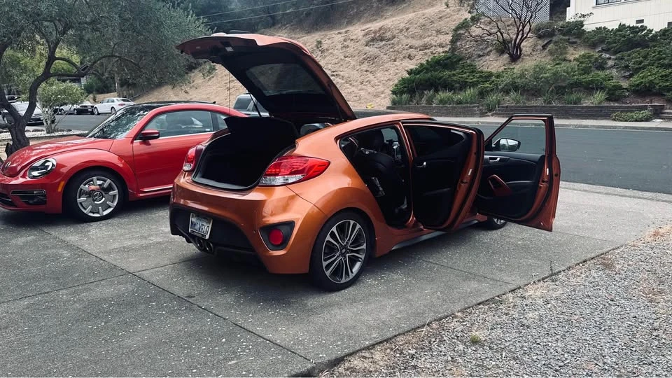 2016 Hyundai Veloster - Image 6 of 8