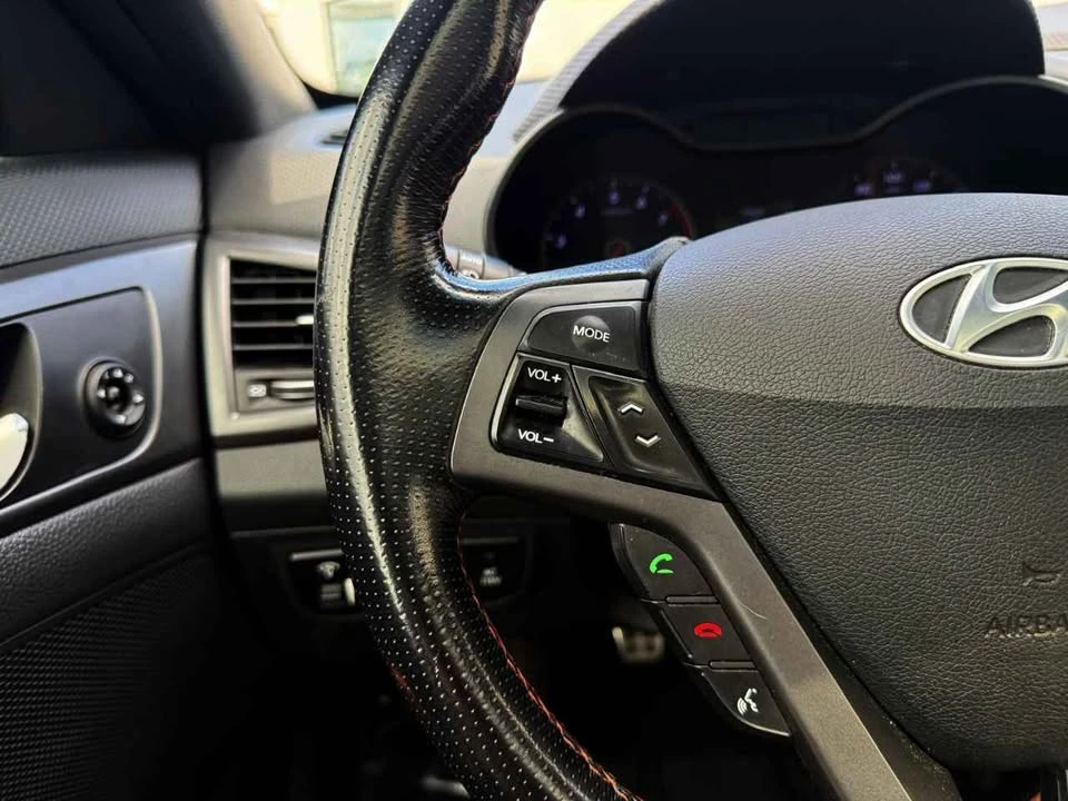 2016 Hyundai Veloster - Image 8 of 13