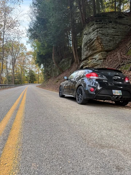 2016 Hyundai Veloster - Image 4 of 4