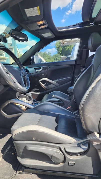 2016 Hyundai Veloster - Image 7 of 9