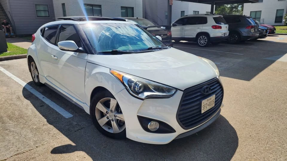 2016 Hyundai Veloster - Image 6 of 9