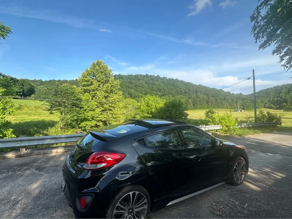 2016 Hyundai Veloster - Image 5 of 8