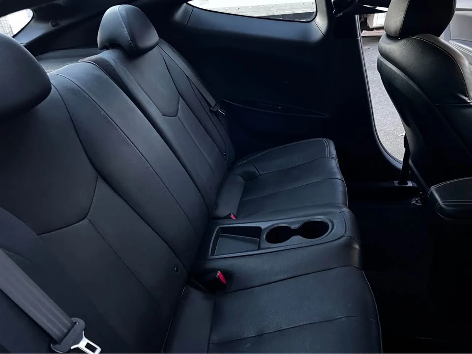 2016 Hyundai Veloster - Image 9 of 13