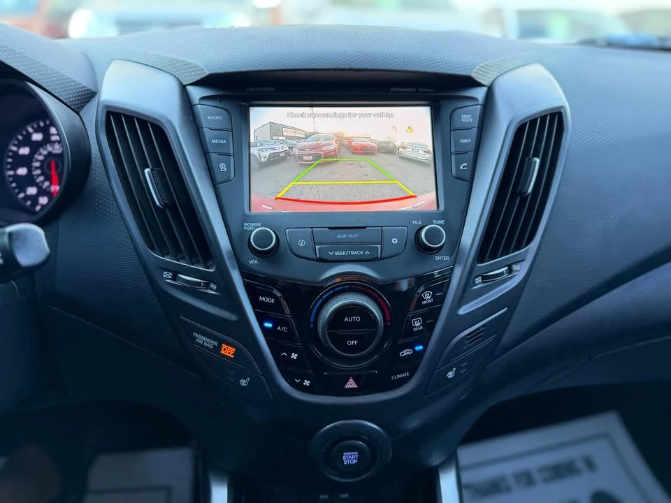 2016 Hyundai Veloster - Image 17 of 20