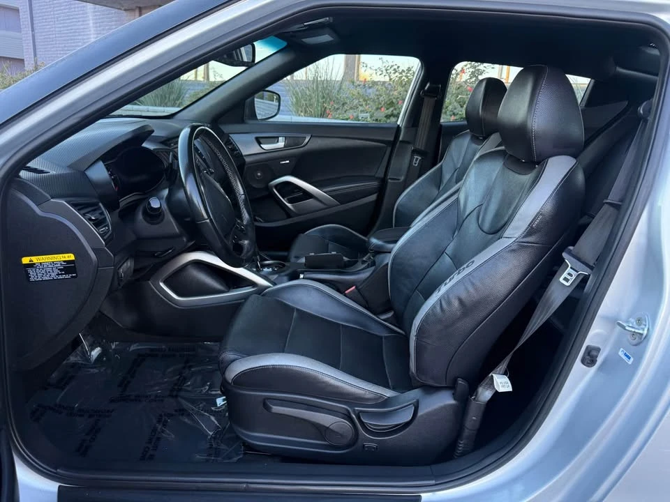 2016 Hyundai Veloster - Image 8 of 10