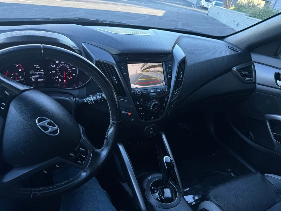 2016 Hyundai Veloster - Image 9 of 10