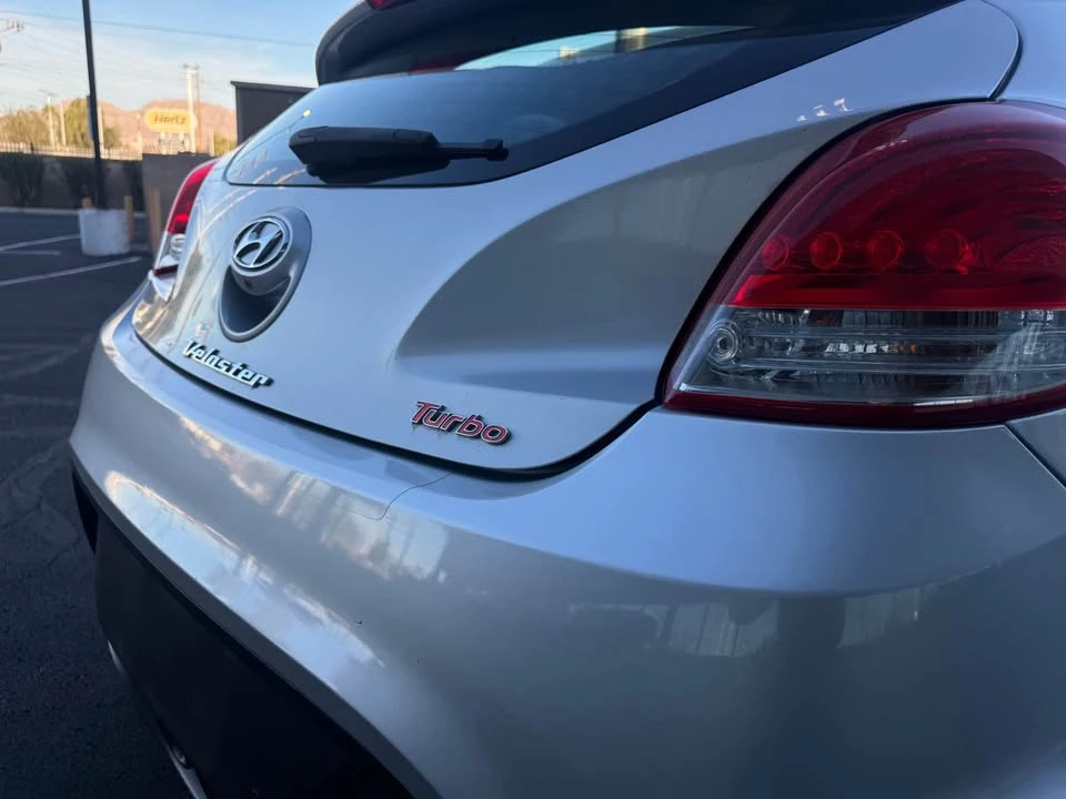 2016 Hyundai Veloster - Image 5 of 10