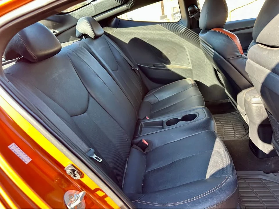 2016 Hyundai Veloster - Image 9 of 12