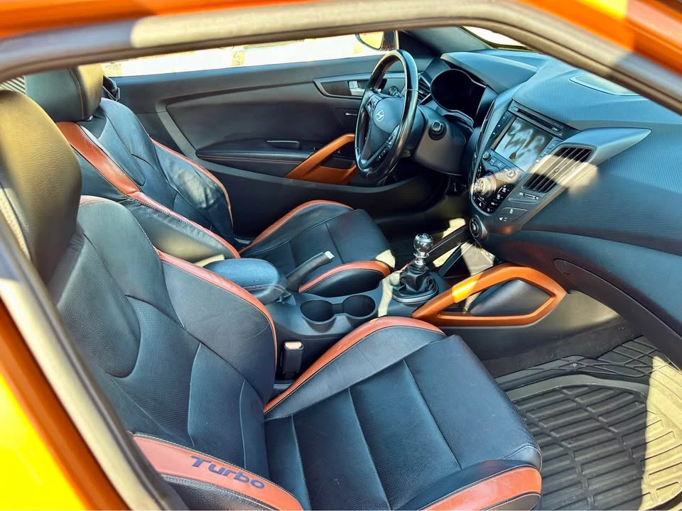 2016 Hyundai Veloster - Image 8 of 12