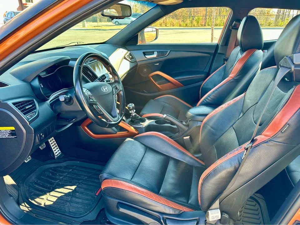 2016 Hyundai Veloster - Image 11 of 12