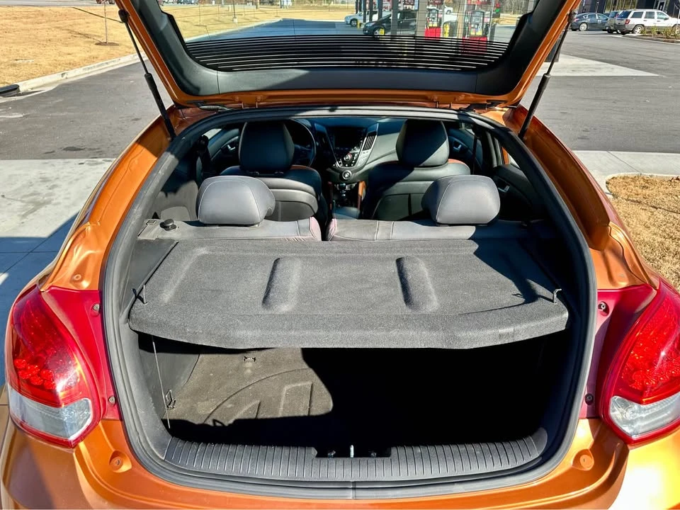 2016 Hyundai Veloster - Image 10 of 12