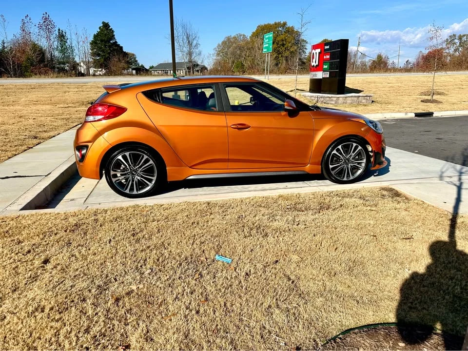 2016 Hyundai Veloster - Image 2 of 12