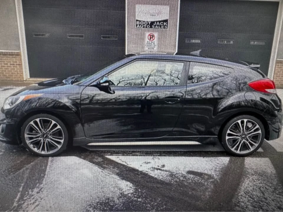 2016 Hyundai Veloster - Image 2 of 12