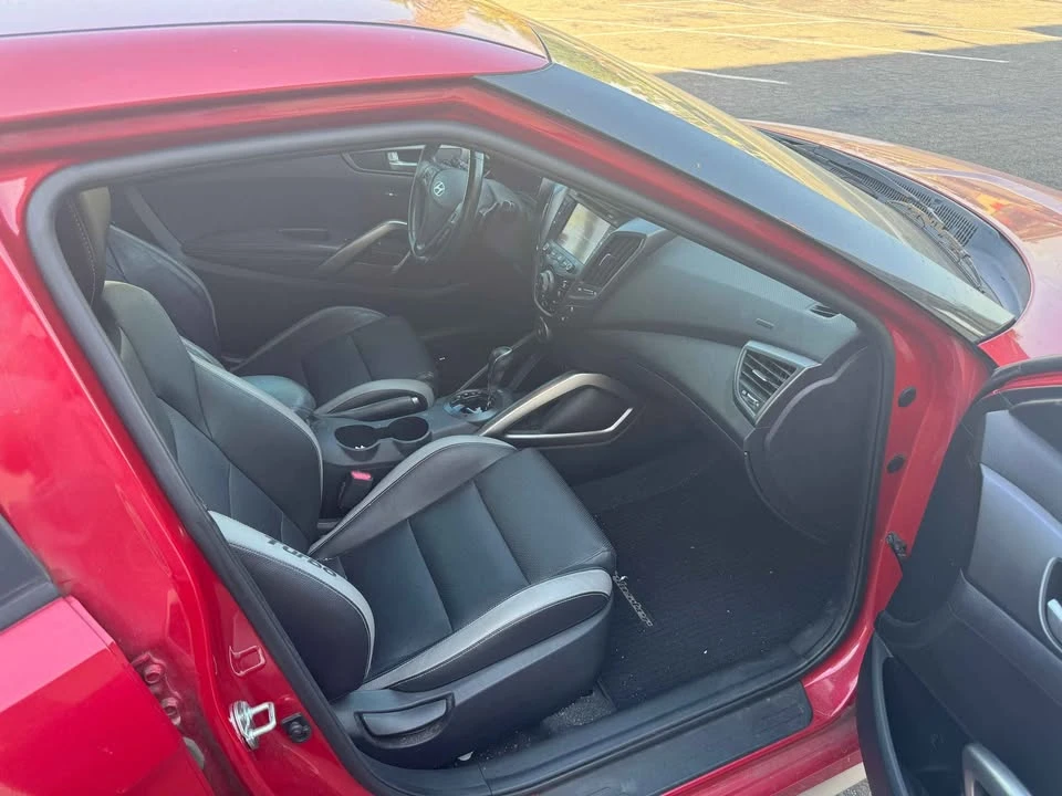 2016 Hyundai Veloster - Image 10 of 10