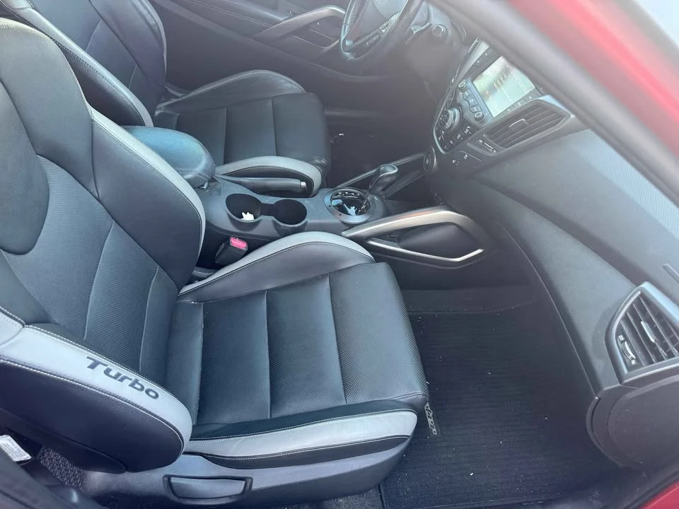 2016 Hyundai Veloster - Image 9 of 10